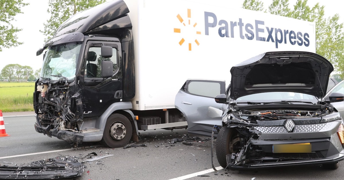 Meerdere voertuigen in botsing op de A2 bij Deil: uur vertraging naar Zaltbommel