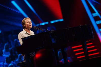 Thijs (21) blaast coaches omver in The Voice: ‘Holy shit, dit is er eentje’