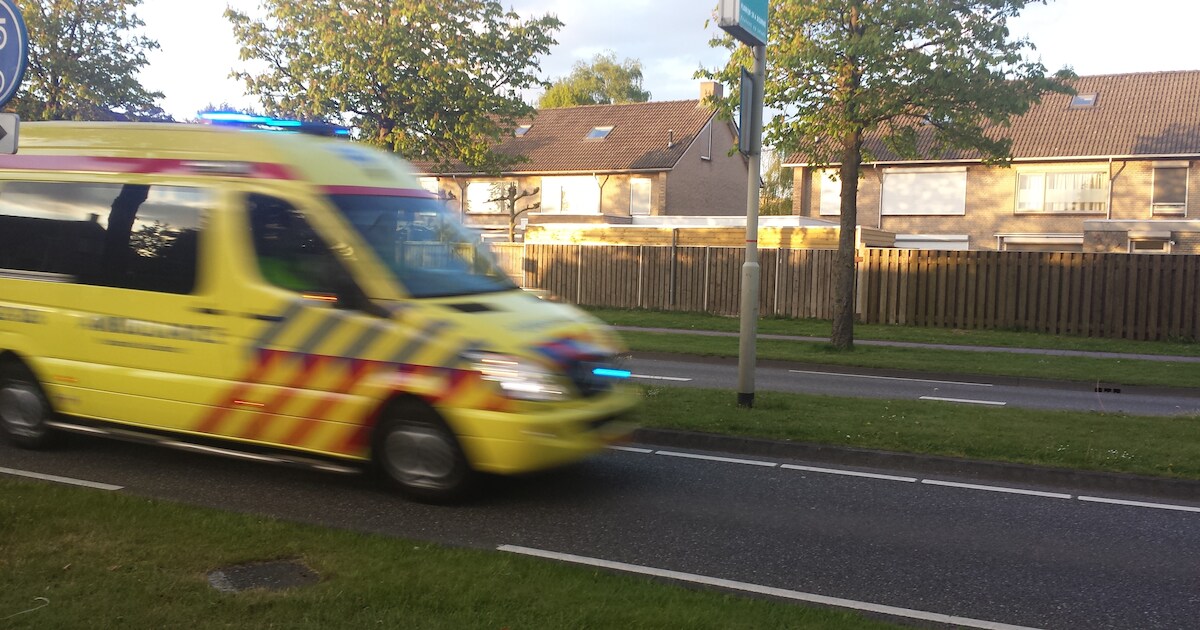 Hoe vermoeid was een 26-jarige chauffeur die tegen een boom reed in Hooge Mierde?