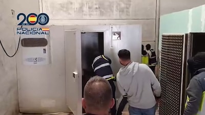 Achter geluidsdichte koelkast blijkt narcotunnel tussen Spanje en Marokko te liggen: ‘Hebben een doolhof blootgelegd’