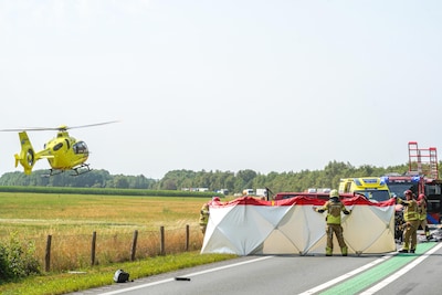 Dode en meerdere gewonden bij ongeval met vrachtwa­gen en busje, N48 bij Balkbrug voorlopig dicht