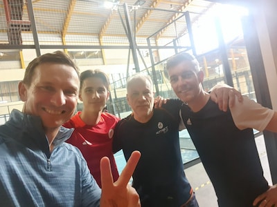 Brabantse amateurvoetbalclub krijgt regelmatig hulp vanuit Manchester City: ‘Soms stuur ik beelden o