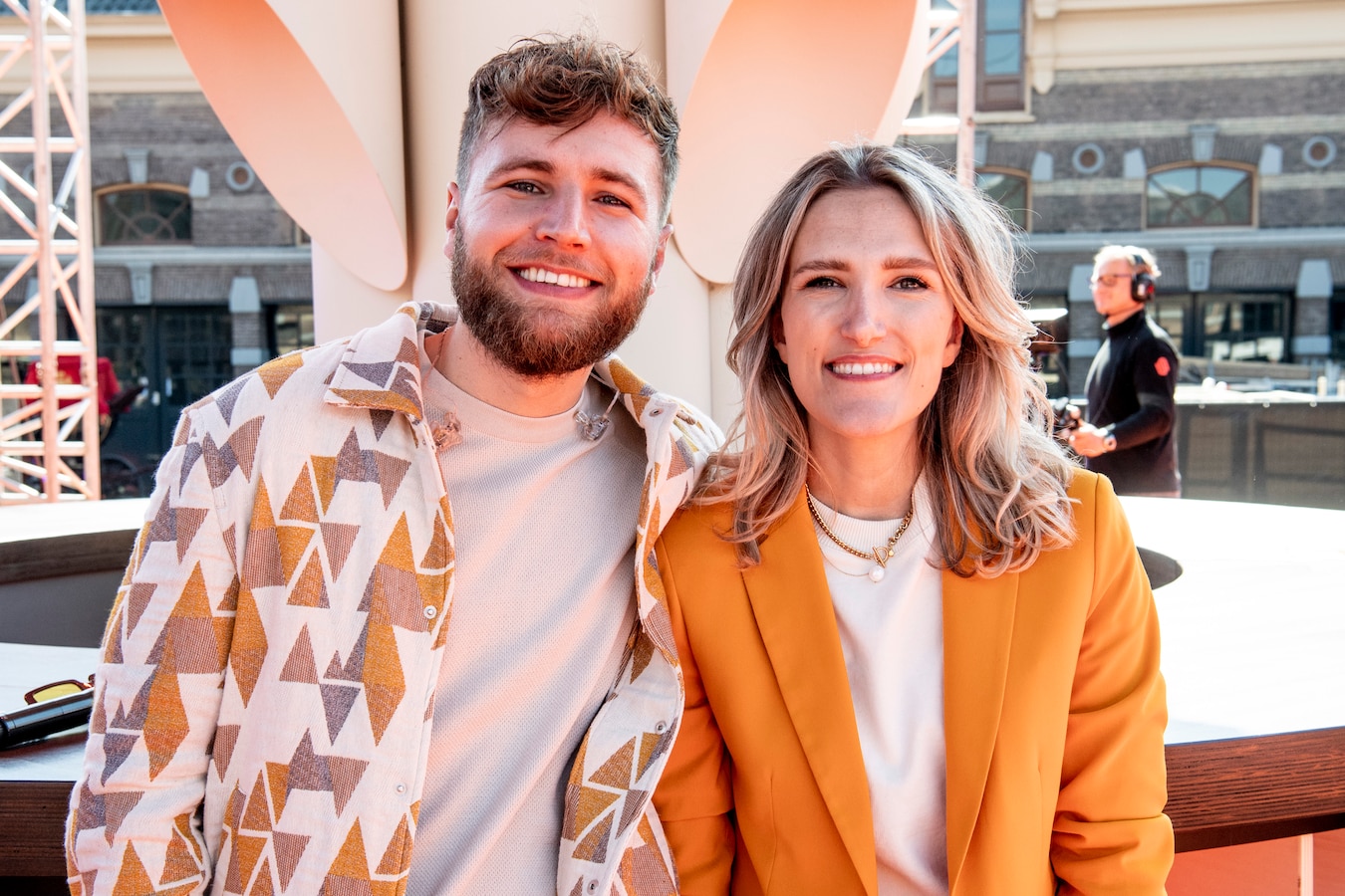 Suzan en Freek spelen thuiswedstrijd en Babette verkleedt zich als pion |  Foto | gelderlander.nl