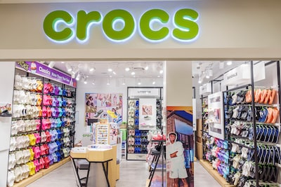 Man moet na 13 jaar weg bij Crocs Hoofddorp en krijgt depressie: ‘Verstoten door familie’