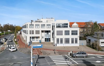 Altijd eigen cellencomplex willen hebben? Politie laat bureaus veilen