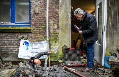 Droge zomers doen hun werk onder je huis: bijna verviervoudiging van meldingen bij funderingsloket