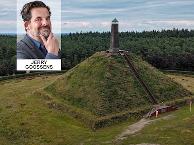 Jerry vraagt zich af hoe het kan dat de Pyramide van Austerlitz na 200 jaar nog steeds overeind staa