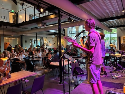 Jamsessie Veenendaal houdt muziekavond in Downtown Veenendaal