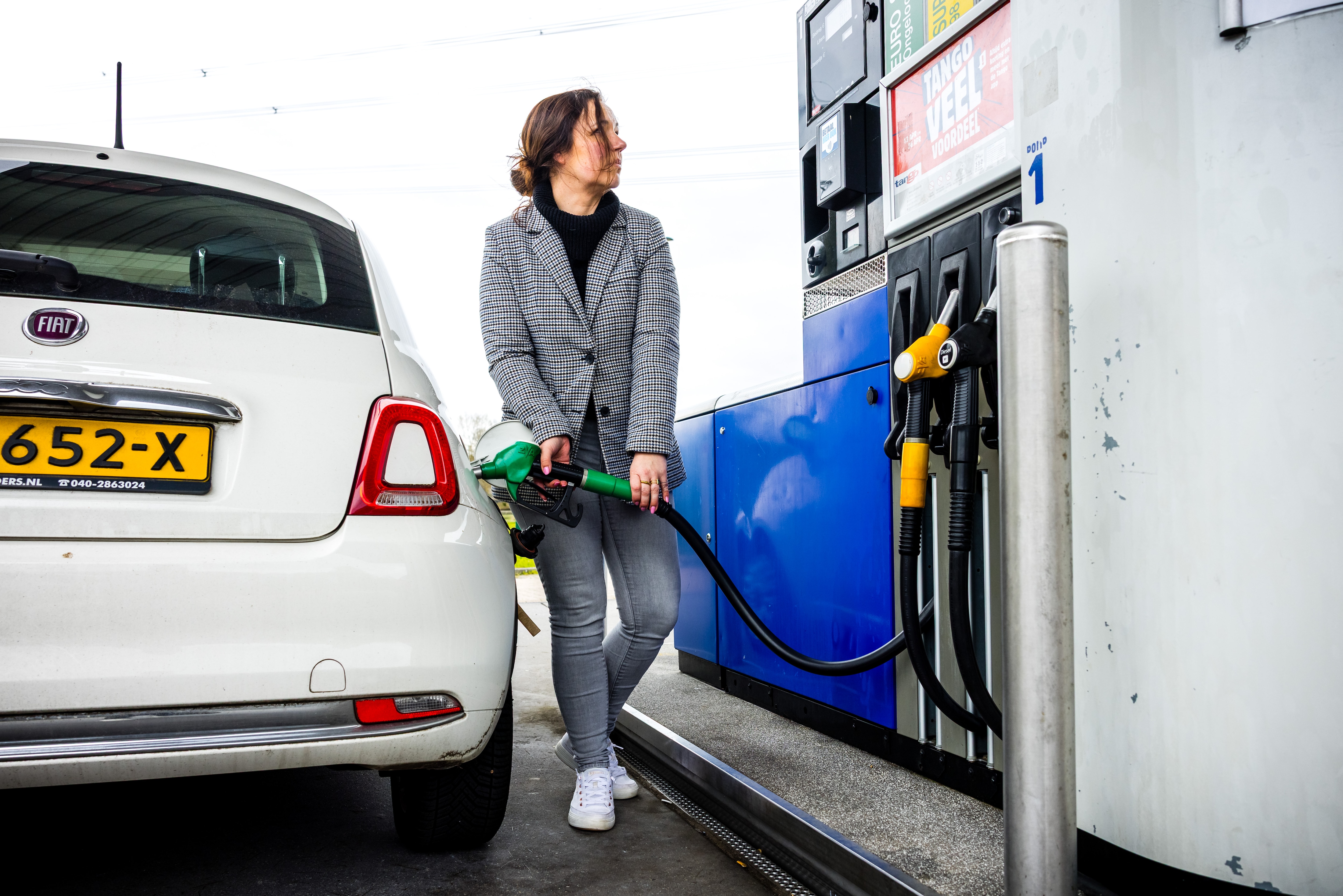 Tanken weer goedkoper na staakt-het-vuren Iran en VS: vooral prijs van liter diesel omlaag