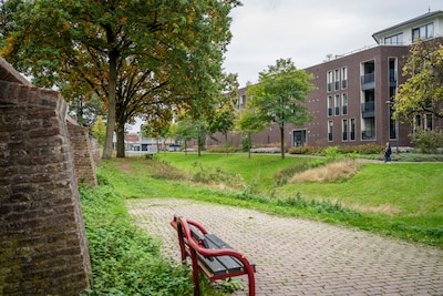 De Groene Gracht van Gennep is straks nog groener, maar een loopbrug komt er niet