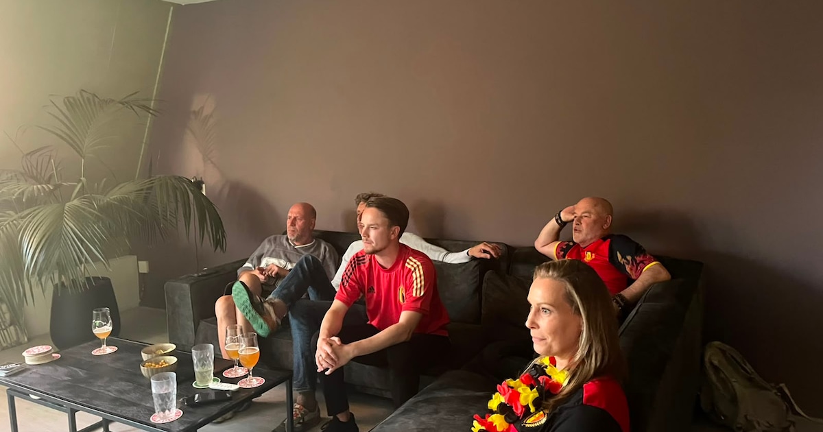 In de oranje stad hangt ineens rood-geel-zwart: ‘Maar verliezen ze, dan trek ik morgen alle vlaggen 