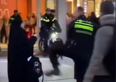 Politiechef pal achter agent die vrouw trapte en sloeg: ‘Geweld ging niet te ver, had wel anders gekund’