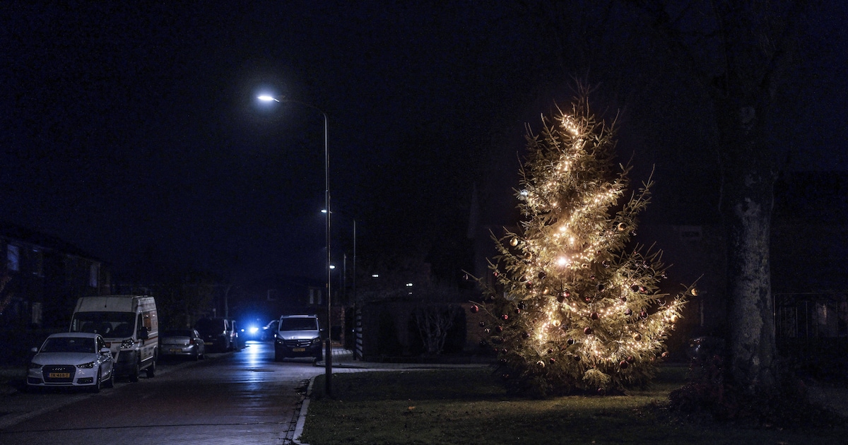Kerstboomrel wordt suikerzoet kerstverhaal: ‘Mooi voor de verbinding in de buurt’