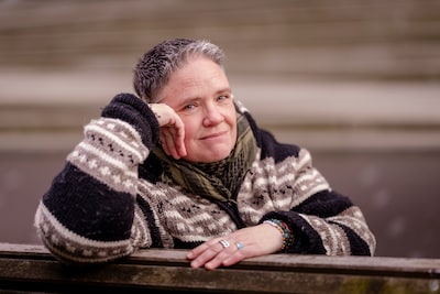 Gegijzeld door dwang, Désirée leefde jarenlang in angst: ‘Ik werd bang voor mijn eigen gedachten’