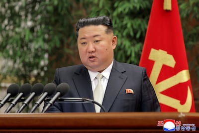 Kim Jong-un eert Koreaanse soldaten die zichzelf opblazen in Oekraïne: 'Een heldendood'