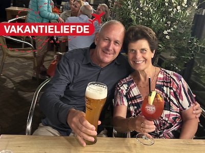 Mariëtte ziet een knappe man op het strand en staat voor een dilemma dat veel vrouwen zullen herkennen