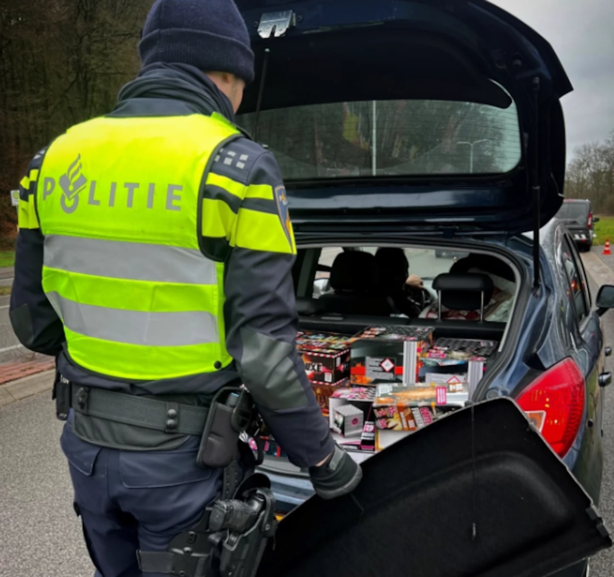 Vuurwerkcontrole op de grens.