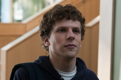 Jesse Eisenberg, die Mark Zuckerberg speelde in Oscar-film, wil niets met hem te maken hebben