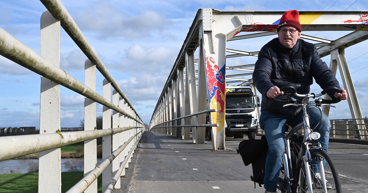 Koen maakte een enorme smak van gevaarlijke fietsbrug bij Gennep: ‘Mijn jongste moet straks ook over