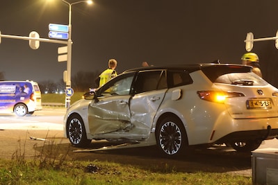 Twee gewonden na botsing bij oprit A12 in Veenendaal
