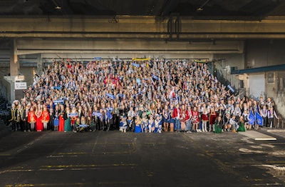 Zoekplaatje: carnavalsvierders uit de regio gaan voor 23ste keer samen op de foto. Zoek jezelf!