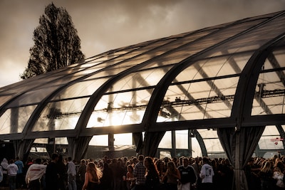 Bij deze organisator lopen festivals geregeld uit de hand en zijn viptafels tot 40.000 euro verkocht