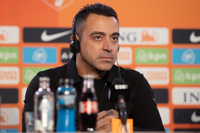 LIVE Oranje | Xavi geeft eerste persconferentie als bondscoach van Oranje: ‘Gevoel alsof ik universiteit van het voetbal ga’