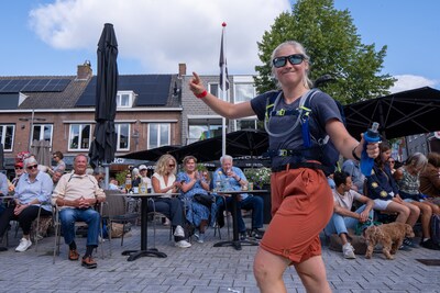 Een dansje, lekker even meezingen, een boks en soms zelfs een traantje: dit was de doortocht van de 