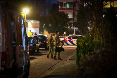 Geëvacueerde buurtbewoners mogen terug naar huis; politie bewaakt woning waar wapens werden ontdekt