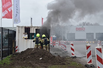 Brand in elektriciteitshuisje zorgt voor grote storing, omgeving uren zonder stroom
