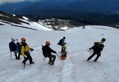 Vrouw overleeft val van 457 meter van berg in Californië: 'Ze was bij bewustzijn en in goede stemming'