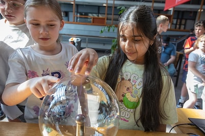 Radboud Universiteit in Nijmegen opent deuren tijdens Weekend van de Wetenschap