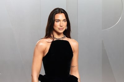 Samsung gebruikt gezicht Dua Lipa in reclame voor televisies: zangeres eist 12 miljoen euro van bedrijf