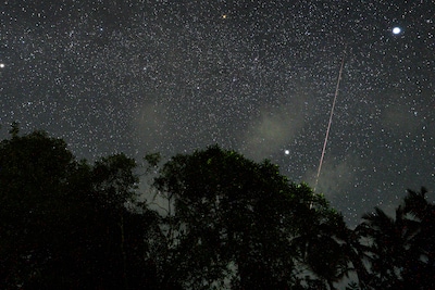 Gevaar voor inslag superzwaar ruimtepuin in Nederland geweken: ‘Maar het wordt drukker daarboven’