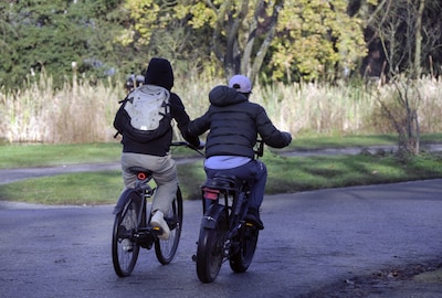 Olivia (14): ‘Ik ga op mijn fatbike door het Vondelpark omdat het veiliger is, maar word als overlastgever gezien’