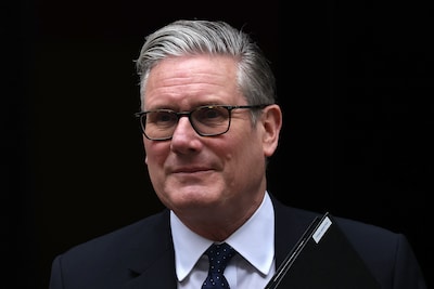 Positie Starmer verder in het nauw na nieuwe verklaring: ‘Kantoor premier zette druk op screening Mandelson’