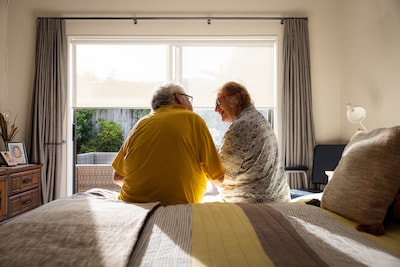 Pril geluk of pijnlijk vreemdgaan? In het verpleeghuis botsen liefde en familie soms met elkaar