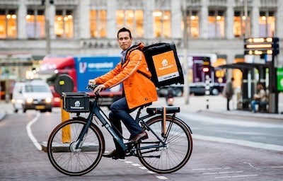 Jitse Groen begon als 22-jarige op zijn studentenkamer met Just Eat, nu treedt multimiljonair na 25 jaar af