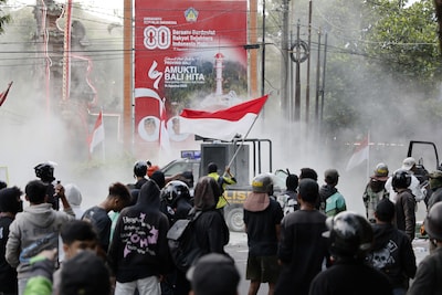 Massaal protest tegen regering in Indonesië, president zegt reis naar China af