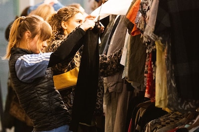 Tweedehands kiloknallen: binnenkort shop je vintage per kilo in Nijmegen