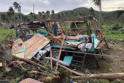 Ruim 100 overlevenden van tyfoon op Filipijnen klagen Shell aan, met steun klimaatorganisaties
