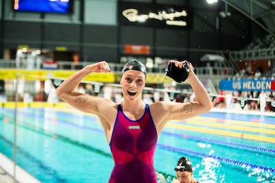 Schitterende prestatie van Marrit Steenbergen: Nederlandse zwemt wereldrecord op 100 meter vrij