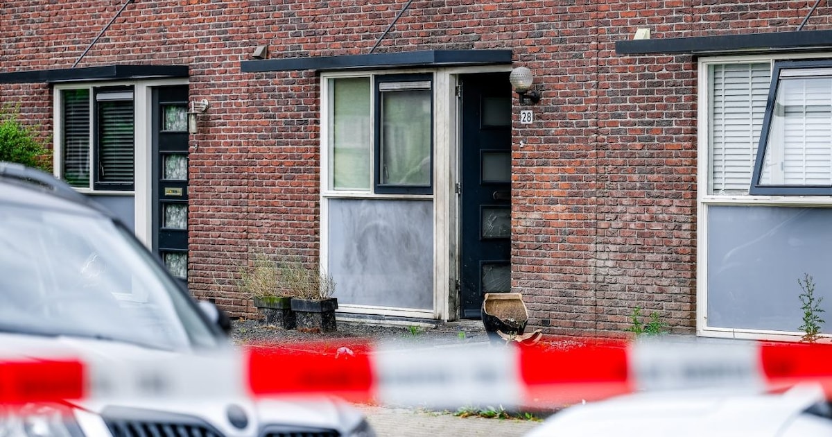 Explosie vlak bij woning in Hengelo, huis beschadigd