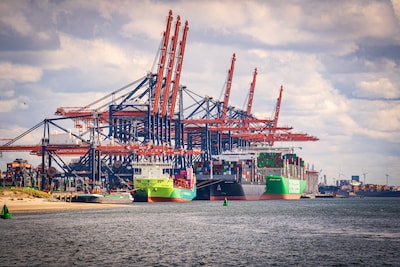 Rotterdamse haven en Nexperia: maken Chinese investeringen Nederland kwetsbaar?