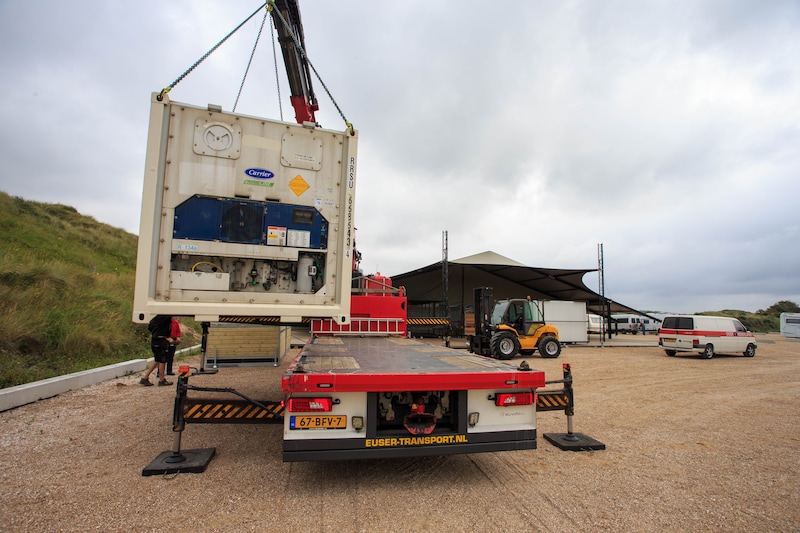 De bouw van het het paviljoen op het F1-circuit in Zandvoort.