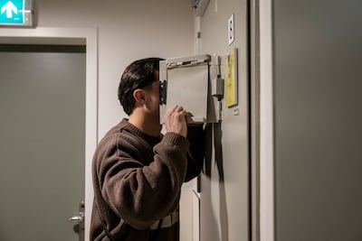 Jasper begon aan een opleiding voor de zakenwereld, maar gooide het roer om: nu werkt hij in een jeugdinrichting