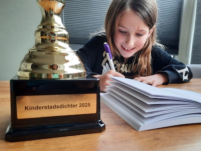 Eline (7) uit Ede is kinderstadsdichter: 'Je bent dan best een beetje beroemd'