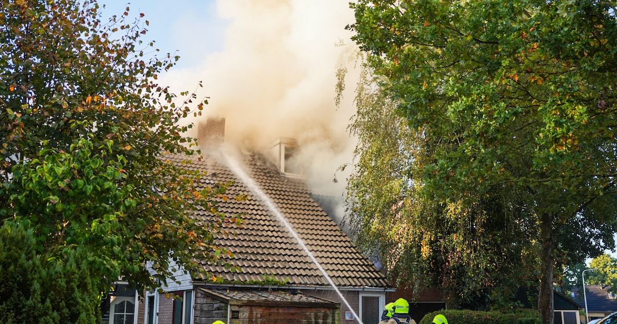LIVE | Grote brand in Doesburg: NL-Alert verstuurd, vlammen in meerdere woningen