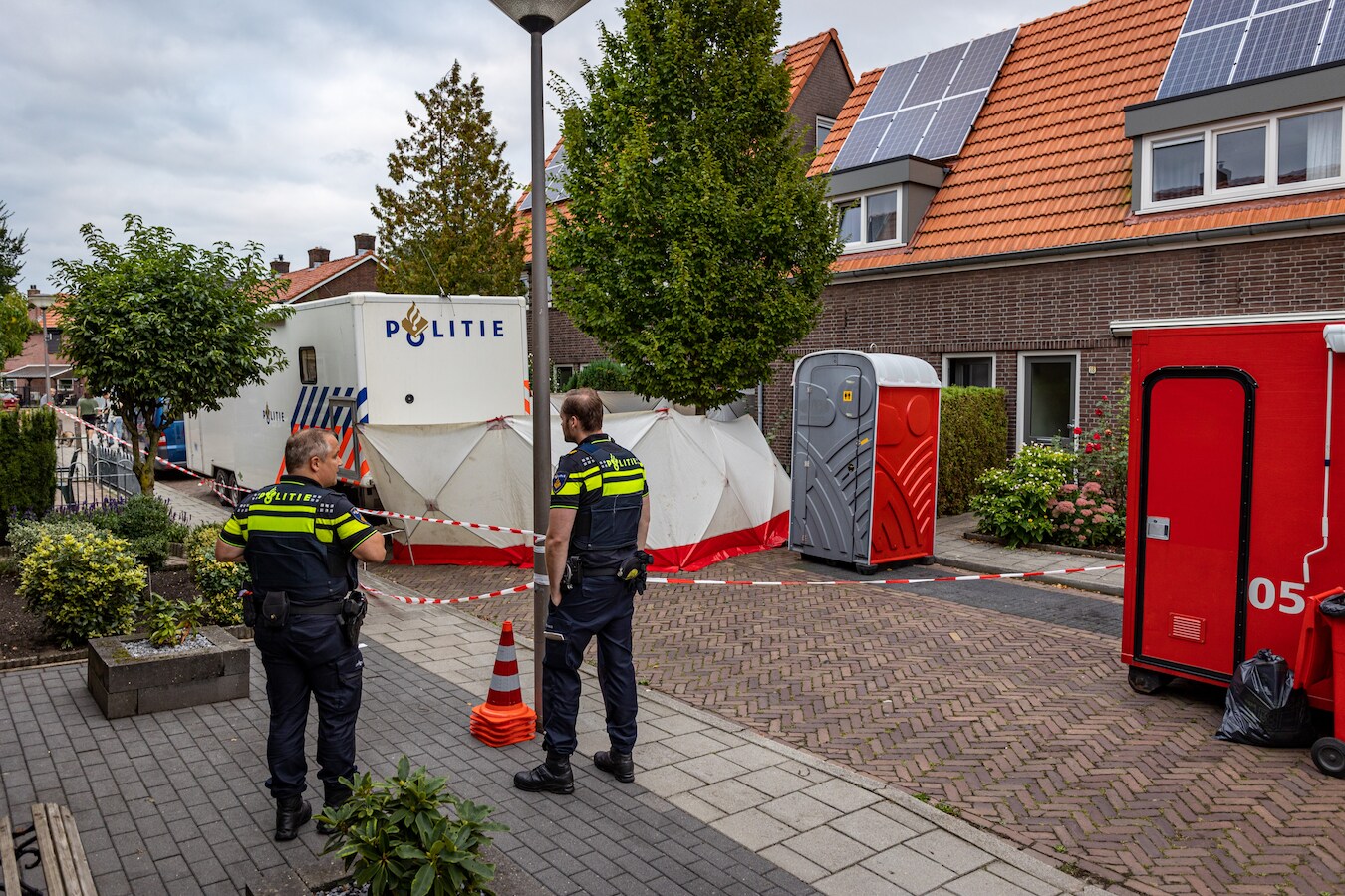 Gemist? Aanhouding na vondst dode vrouw in Almelo & coronaregels in ...