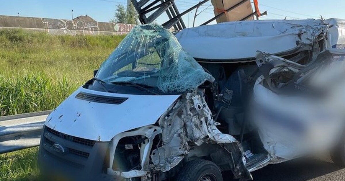 Filmende passanten op de bon na ernstig ongeluk op A15